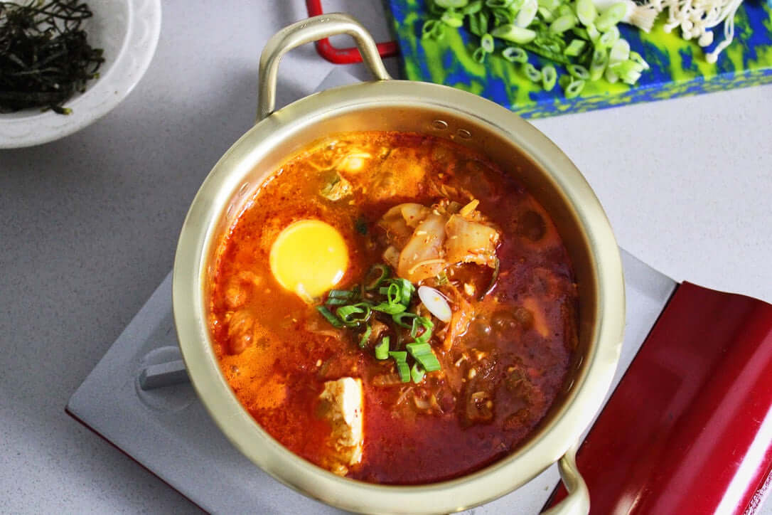 Kimchi Jjigae