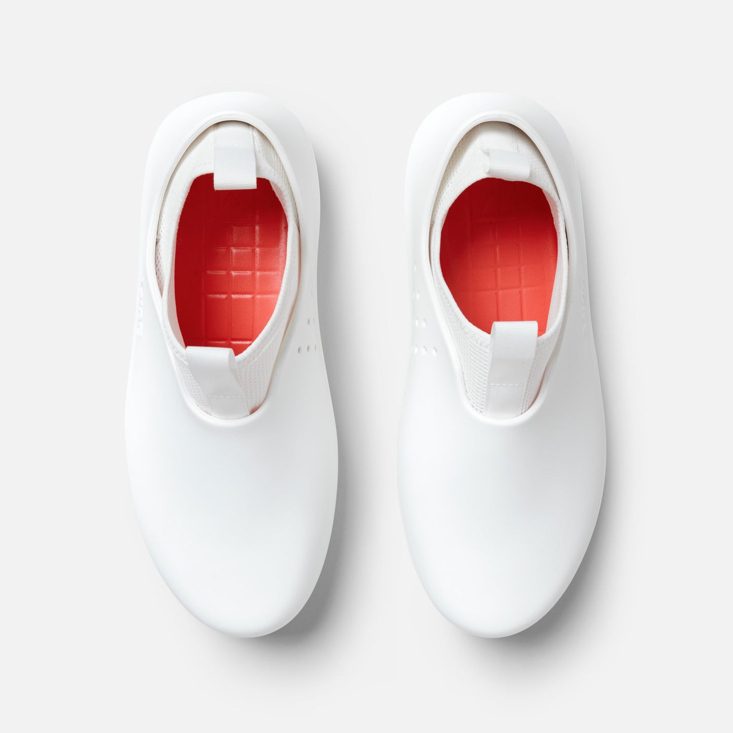 MISE All Day white kitchen shoe top down view